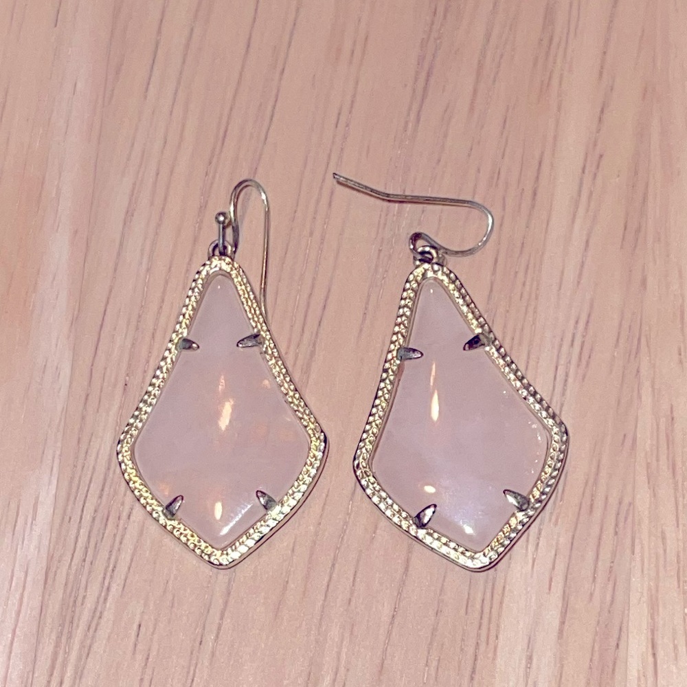 Kendra Scott Elle earnings